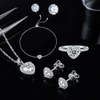 wholesale 925 Sterling Silver Light Luxury Three-Piece Set Necklace Earrings Bracelet with Heart Design and Moissanite Inlaid Pendant Jewelry Suite-Moissanite Bracelet 925 Silver