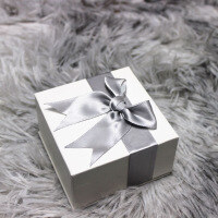 wholesale Metal jewelry box with bow for earrings, rings, necklaces, bracelets-Small bow box 7.5*7.5*3.5 (green)