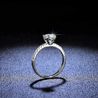 925 Sterling Silver Four-Prong Moissanite Ring, 1 Carat Women's Classic Open Wedding Band-1 carat (simulated diamond)  18 yards