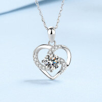 wholesale S925 Sterling Silver Pendant Women's Love at First Sight Heart Pendant Douyin Same Style 80-Point Four-Prong Moissanite Necklace Collarbone-6mm zircon (with melon seed chain)
