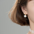 wholesale S925 silver retro-style synthetic pearl ear clip for women, Korean-inspired short hoop earrings G7102-0-2