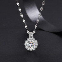 wholesale S925 Sterling Silver Super Sparkling One Carat Star Shining Zircon Sunflower Necklace for Women, Elegant and High-End Design Sense Luxury-Sunflower Necklace 925 Silver