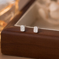 wholesale S925 Sterling Silver Exquisite Minimalist Advanced Ins Style Niche Design Fortune Attracting Stud Earrings M06278-S925 silver pair 925 silver