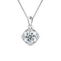 S925 Silver Four-Leaf Clover Necklace with Moissanite Pendant-Four-leaf clover necklace (white gold)  1-carat moissanite