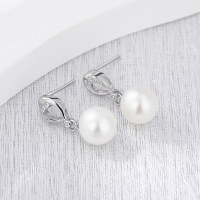 wholesale 925 Sterling Silver Light Luxury High-End Imitation Pearl Earrings with Elegant Tassel Design-Shell Pearl Earrings-with Plastic Earplugs 925 Silver