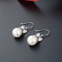 wholesale S925 Sterling Silver Vintage French-style Earrings for Women, Luxury Fashion Ear Hooks, Elegant and Unique Niche Ear Accessories Wholesale-Shell Pearl Earrings 925 Silver