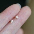 wholesale S925 silver flower earrings for women with inlaid diamond four-leaf clover lucky mini small stud earrings E6147-0-2