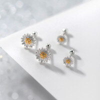 wholesale S925 Sterling Silver Ins-style Forest-themed Daisy Stud Earrings, Delicate Student Women's Ear Jewelry M02338-S925 silver pair 6MM>925 silver