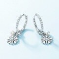 wholesale S925 Sterling Silver Original Design Fashion Snowflake Ear Clips with Pearl, Ins Style Christmas Gift for Wholesale-0-1
