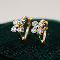 S925 Silver Four-Leaf Clover Moissanite Earrings Luxury Classic Design-0.4ct (set with moissanite)  925 silver