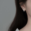 wholesale S925 Sterling Silver White Resin Daisy Ear Studs for Women, Korean Style Sweet and Fresh Floral Ear Hoops M00076-0-1