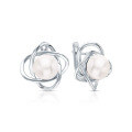 wholesale S925 sterling silver imitation pearl ear clips with four-leaf clover flowers, sweet, simple, fashionable, and elegant earrings-0-0
