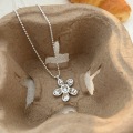 wholesale Metal material sunflower pendant necklace women's winter new ins style small fashion flower necklace Korean version-0-5
