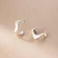 wholesale S925 Sterling Silver Fresh and Sweet Ins Style Small and Unique Design Brushed Wave C-shaped Ear Stud M06550-0-1