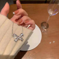 wholesale S925 Sterling Silver Bow Necklace for Women, Minimalist Designer Choker, New Internet Sensation Chain-Bow necklace (copper plated with white gold)