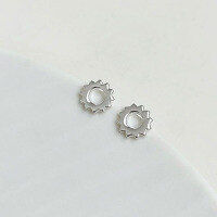 wholesale S925 Sterling Silver Small Sun Stud Earrings, Serrated Edge, Miniature, Elegant And Stylish Jewelry For Students, Unique-Sun Earrings-Silver 925 Silver