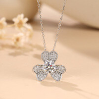 wholesale 925 Sterling Silver Plated with 18K Gold Full Diamond Clover Petal Necklace 1 Carat 65mm Moissanite Pendant Necklace-0.5 carat 925 silver