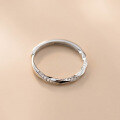 wholesale S925 Sterling Silver Exquisite Minimalist Niche Diamond-Inlaid Möbius Couple's Ring R02362-0-4