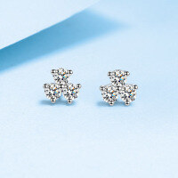 wholesale Platinum-plated S925 Silver Moissanite Three-leaf Clover Earrings for Women, Minimalist Fresh Style, Wholesale in Stock-60-point Moissanite &gt; 925 Silver