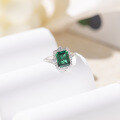 wholesale Antique European-style cultured emerald 4-carat ring in gold for wedding anniversary-0-2