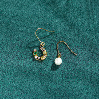 wholesale S925 silver asymmetrical earrings, lucky horseshoe U-shaped natural freshwater pearl and colored zirconia ear hooks-U-Shaped Horseshoe Pearl Earrings>925 Silver