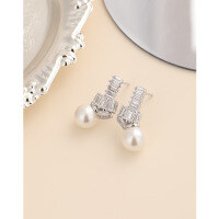 wholesale 925 Sterling Silver Zircon Pearl Ear Studs, Light Luxury Niche Design Women's Earrings, Fashionable and Elegant French-style Ear Accessories-White gold shell pearl earrings with plastic ear plugs  925 silver