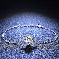 925 Silver Moissanite Four-Leaf Clover Simple Women's Bracelet Live Factory Direct-1 carat (set with zircon)  925 silver