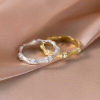 wholesale 925 Sterling Silver Vintage Brushed Texture Luxury High-end Diamond-encrusted Brushed Bamboo Ring R02333-S925 Silver Ring Platinum US 5