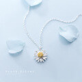 wholesale S925 Silver Women's Korean-style Fresh and Cute Daisy Flower Necklace, Elegant and Sweet Daisy Collarbone Chain D5221-0-0