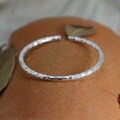 wholesale 999 Silver Hand-Chased Hammered Textured Bangle for Women, Vintage Pure Silver Youthful Minimalist Exotic Unisex Openable Trendy Bracelet-0-1