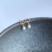 wholesale AU375 9K gold semi-circular fan-shaped pearl earrings with inlaid diamonds, the eternal protagonist of Korean style-9K gold one price