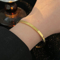 wholesale S925 Sterling Silver Crushed Ice Heart Bracelet for Women, CNC Crafted, Niche Fashion Minimalist Star Bangle, Versatile-Star model (gold)