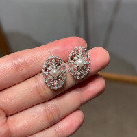 wholesale S925 Sterling Silver Openwork Lace Pearl Earrings Retro French Court Style Small Vintage High-End Earrings-Platinum 925 silver