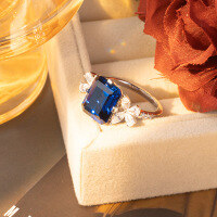 wholesale S925 silver plated with 18k gold, classic royal blue 4-carat lab-grown sapphire women's ring, a bestseller-Cultured Sapphire 4 carats 9*11mm US size 6