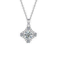 S925 Sterling Silver Luxury Four-Pointed Star Moissanite Pendant Necklace-Four-pointed star necklace (white gold)  1-carat moissanite