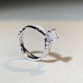 wholesale 1-carat classic four-prong moissanite ring for women, twisted shank, D-color premium white, cross-border-0-3
