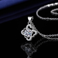 Sterling Silver Geometric Four-Leaf Clover Moissanite Pendant Necklace-[Super Sparkling Zircon] 50-point Necklace  925 Silver