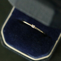 wholesale Electroplated four-prong plain band ring with a small zircon, minimalist adjustable niche high-end stacking finger ring or pinky ring-Copper with gold plating Adjustable opening