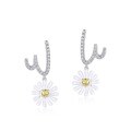wholesale S925 sterling silver platinum-plated new sweet and unique daisy earrings for women, ins style, dropshipping-0-5