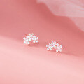 wholesale S925 Sterling Silver Fresh Sweet Ins Style Niche Design Exquisite Minimalist Three Flower Earrings M06444-0-3