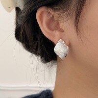 wholesale S925 Sterling Silver Scattered Sand Diamond Stud Earrings for Women, Minimalist and Elegant Geometric Hoop Earrings, Korean Style-Sterling silver