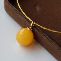 wholesale S925 Silver Natural Large Beeswax Amber Pendant, Original Design with a Sense of High-End, Personality, and Elegance-Natural large beeswax amber pendant
