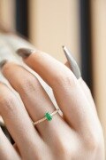 wholesale S925 sterling silver emerald fashion ring, minimalist French-style band, niche versatile pinky ring hand accessory-0-5