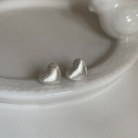 wholesale S925 Sterling Silver Fresh and Sweet Brushed Heart Stud Earrings, Small and Chic Design Women's Jewelry M05104-S925 silver pair 925 silver