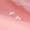 wholesale S925 Sterling Silver Fresh Sweet Ins Style Niche Design Exquisite Minimalist Three Flower Earrings M06444-0-4