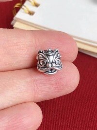 wholesale 999 Silver 3D Awakening Lion Bead Handmade Braided String Beading DIY Silver Jewelry Accessories Trendy and Unique Niche Silver Ornaments-One small size (10.5*10.5*9.8 mm)