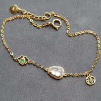 wholesale Retro Chinese-style white chalcedony Ruyi and Fu character bracelet for women, featuring a minimalist and luxurious design with a niche aesthetic  

（：）  

Metal retro Chinese-style white chalcedony Ruyi and Fu character bracelet for women, featuring a minimalist and luxurious design with a niche aesthetic-xb1109-gold
