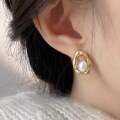 wholesale Metal French Irregular Oval Pearl Earrings, Simple and Luxurious Advanced Earrings-0-3