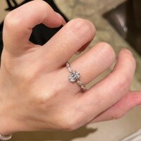 S925 Silver Wholesale Four-Claw Solitaire Moissanite Ring-High-carbon stone, oval shape, 1 carat, Hong Kong number 16
