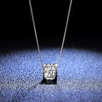 S925 Sterling Silver 1-Carat Moissanite Heart Pendant Necklace-1-carat necklace (eight hearts and eight arrows zircon)  925 silver